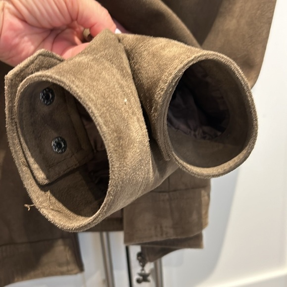 Men's Classic Brown Suede Jacket - Picture 4 of 15